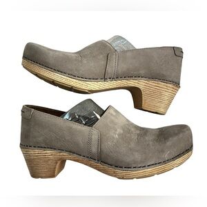 NEW DANSKO MAVIS NUBACK LEATHER CLOG SHOES 42 / 11.5 WOMENS